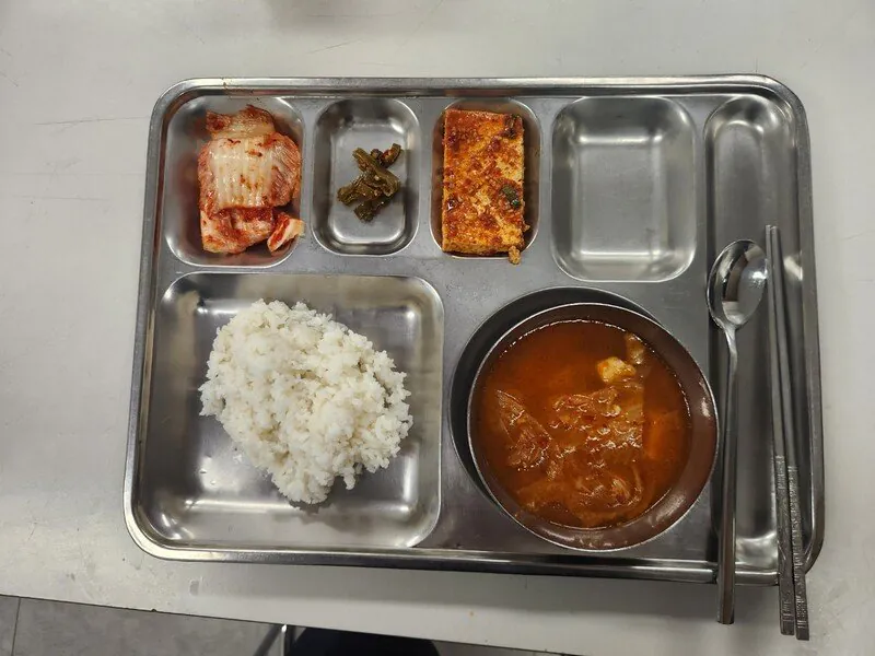 세금들인 버스기사 급식